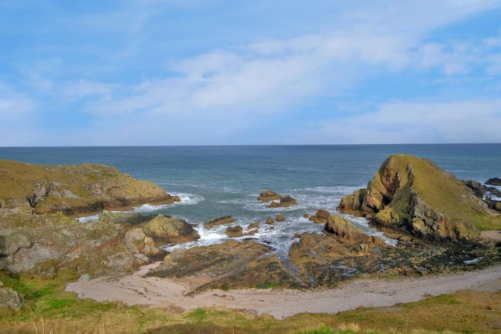 Cliff With Sea Views * Portknockie